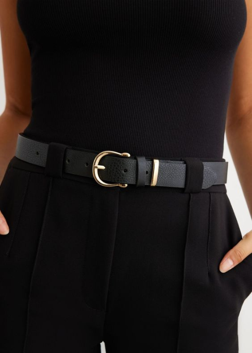 Black outfit with Belt